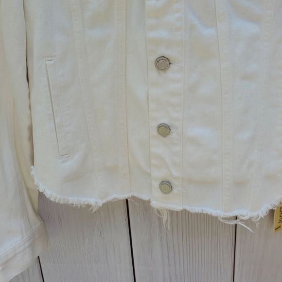 Blank NYC white denim jacket - Picture 11 of 11